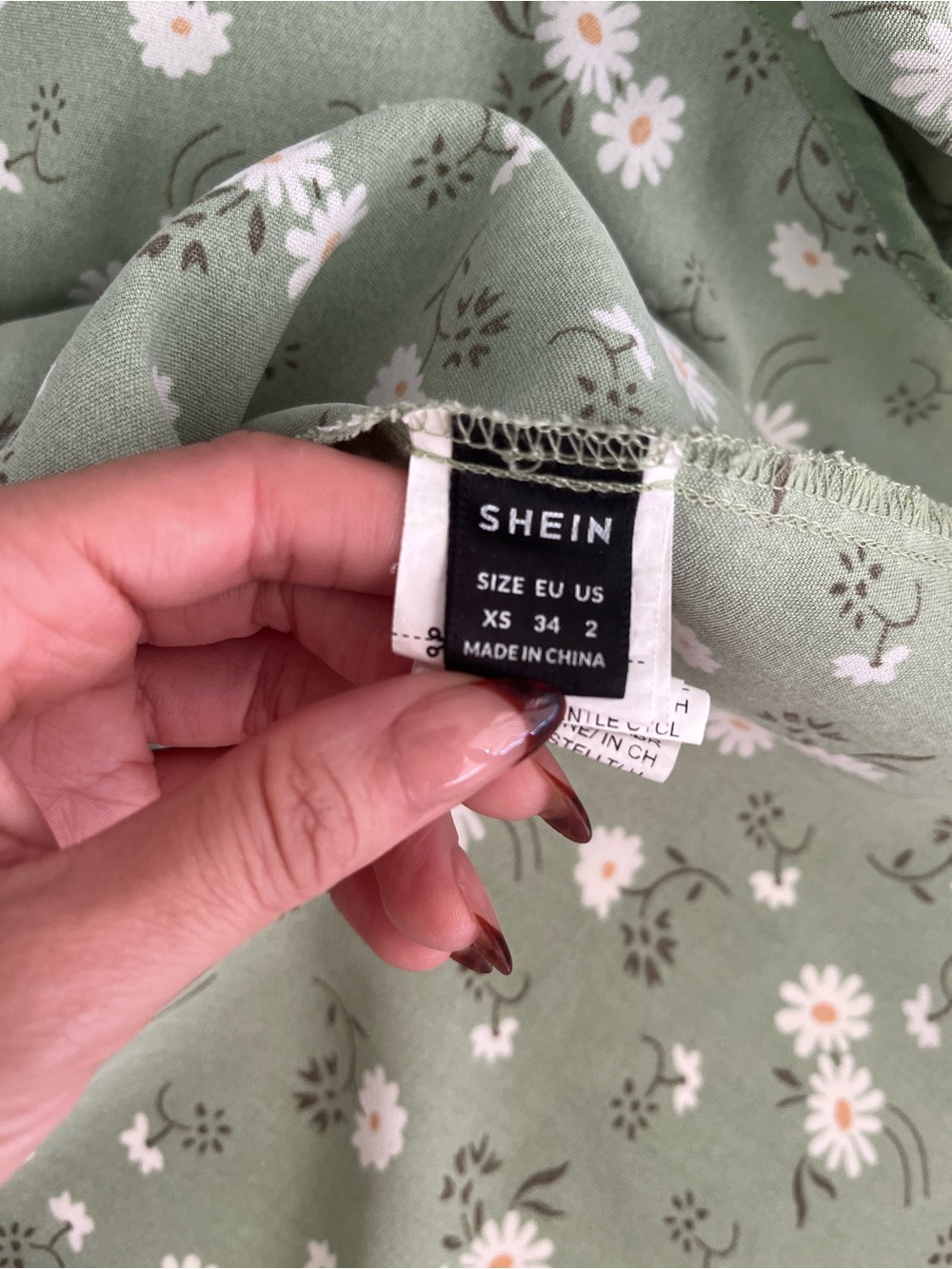 Green Daisy Puff Sleeve Mini Dress - Picture 2 of 4